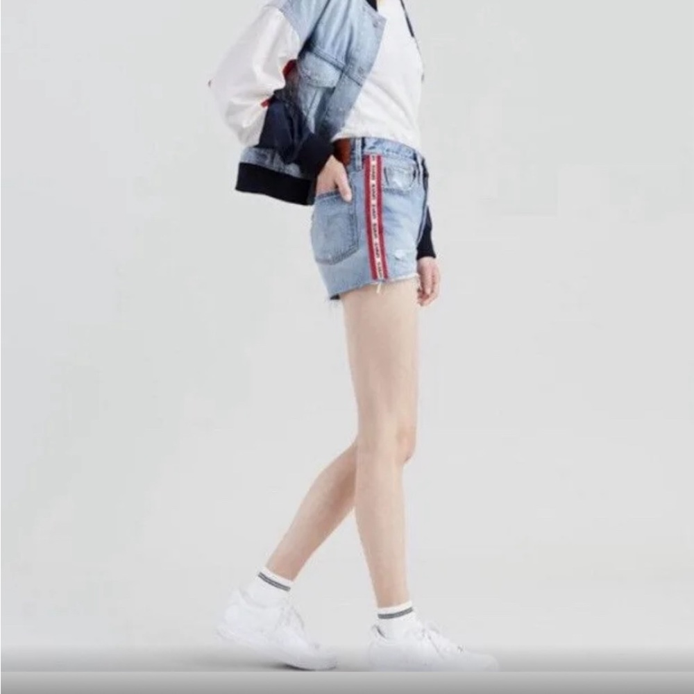 NWT Levi’s 501 high rise denim shorts size 31